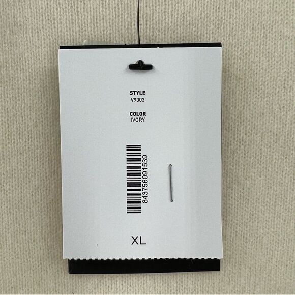 C by Bloomingdale’s Cashmere Sweater - Picture 5 of 5